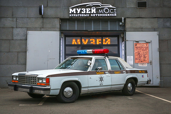 Выставка ретро автомобилей в Москве Выставка ретро автомобилей в Москве